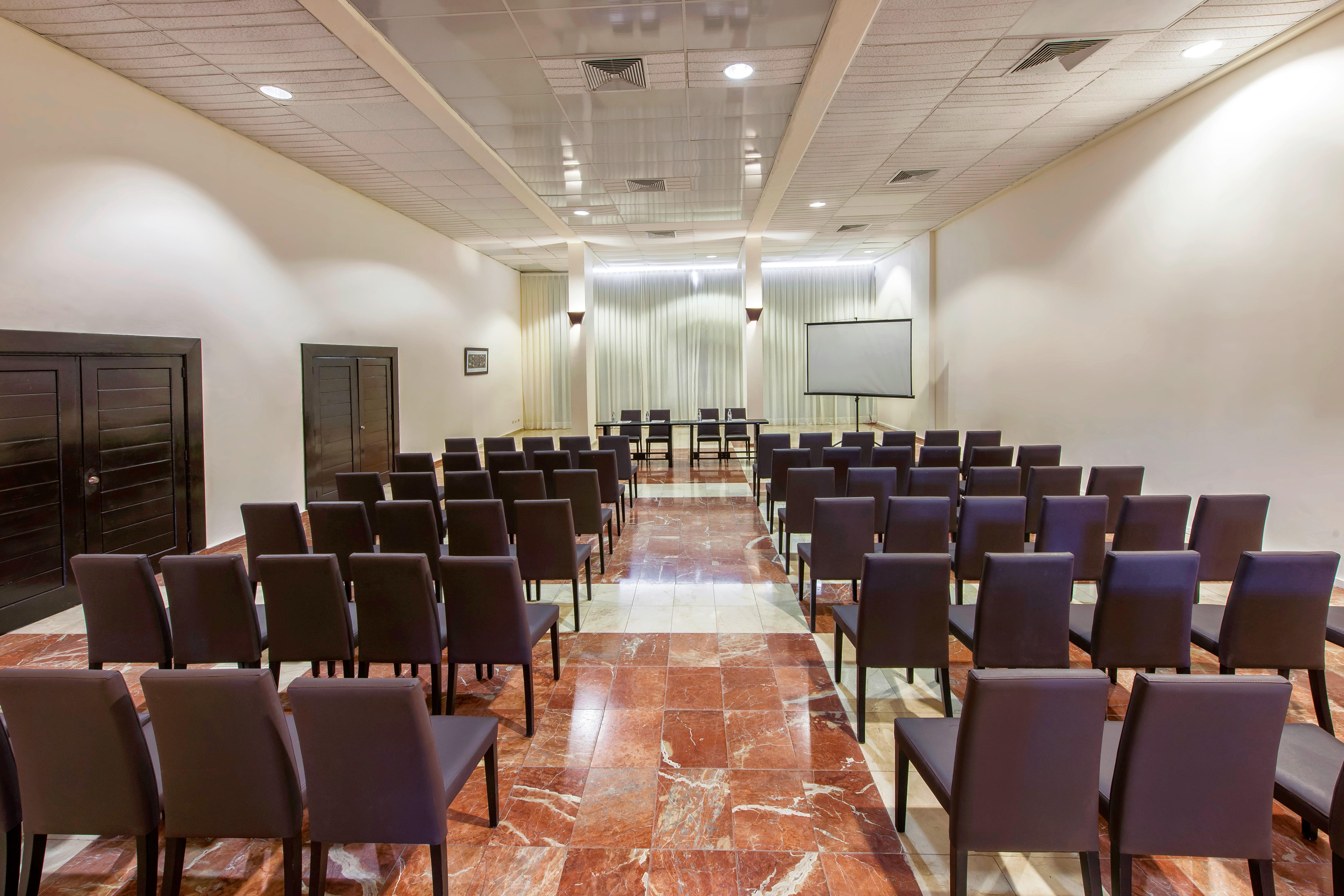 Catalonia Royal Bavaro (Adults Only) Пунта-Кана Екстер'єр фото The conference room of the European University
