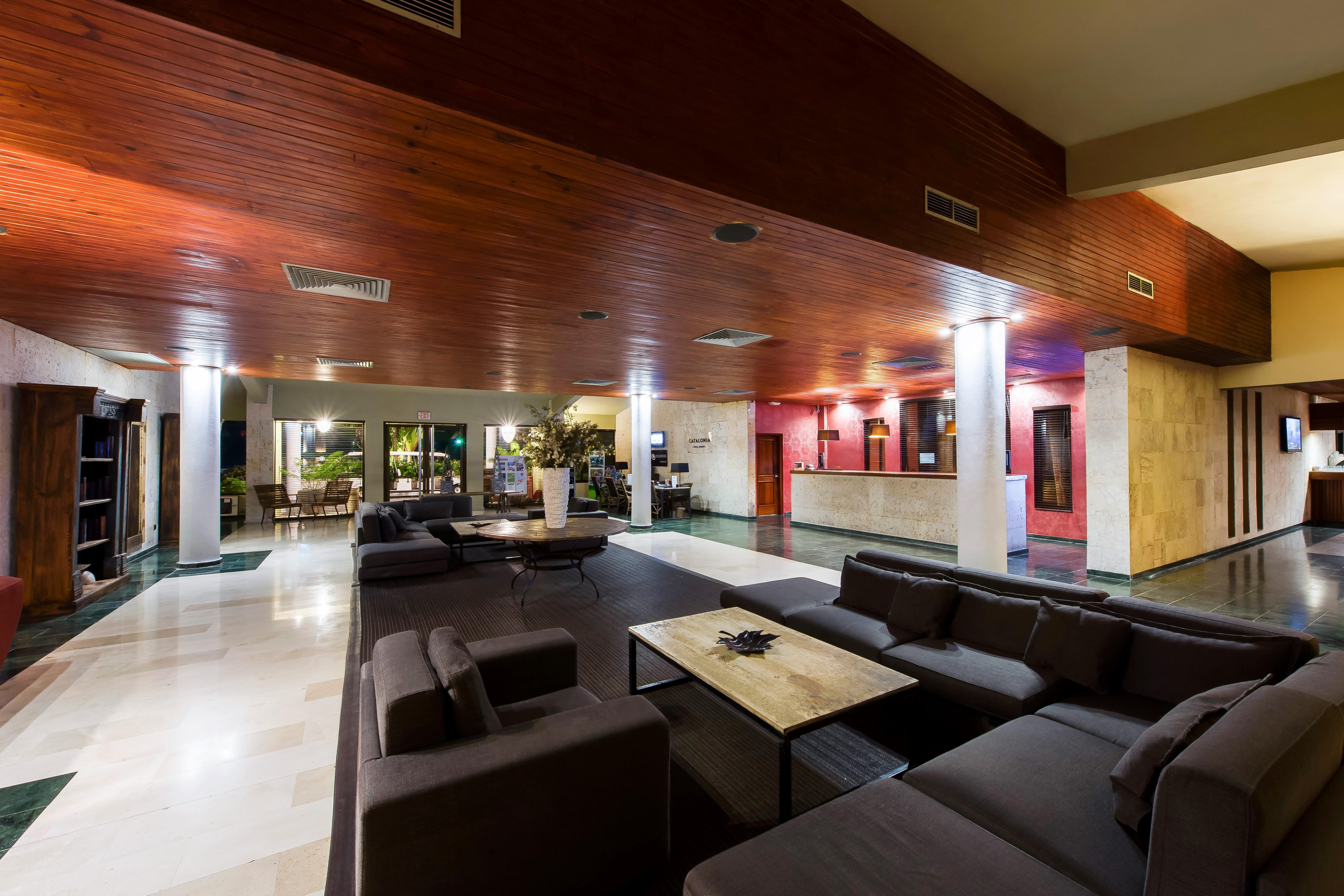 Catalonia Royal Bavaro (Adults Only) Пунта-Кана Екстер'єр фото Lobby