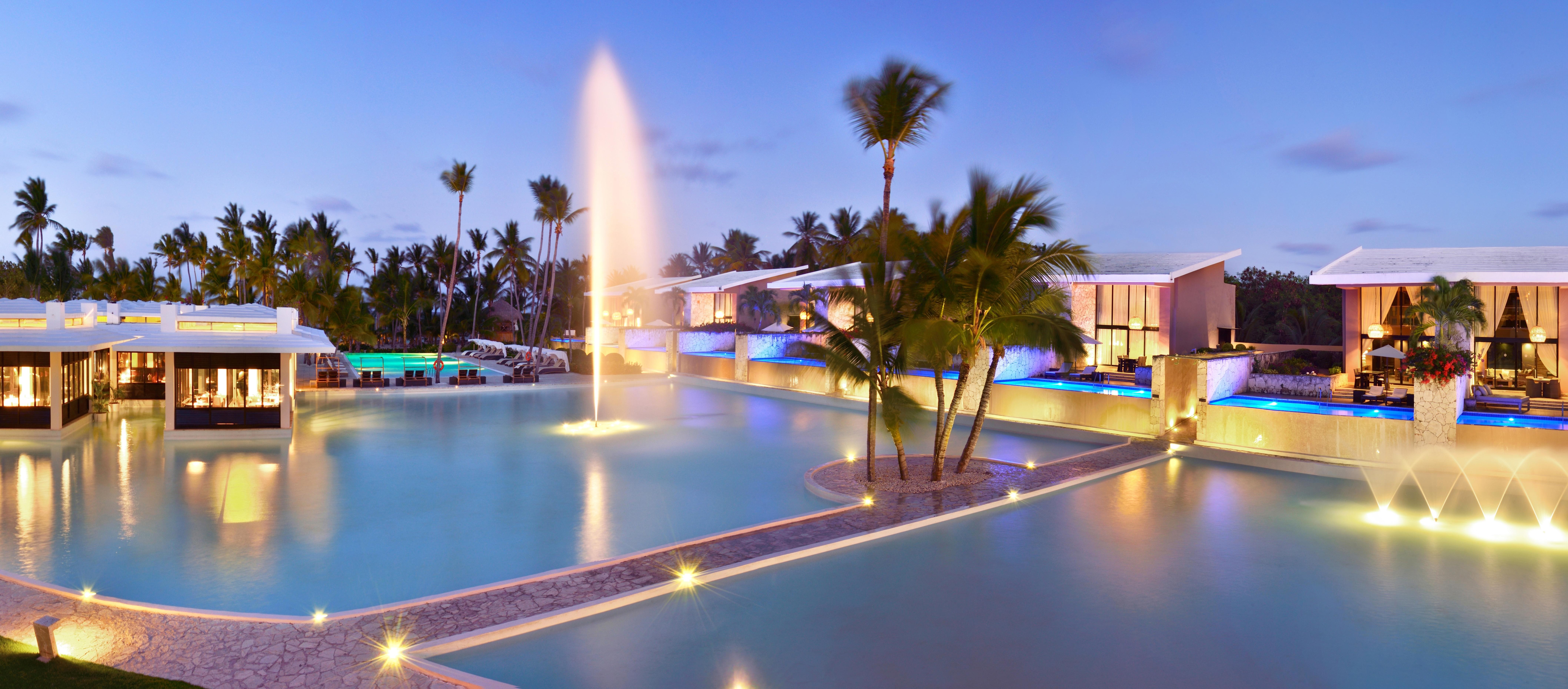 Catalonia Royal Bavaro (Adults Only) Пунта-Кана Екстер'єр фото Hard Rock Hotel & Casino Punta Cana