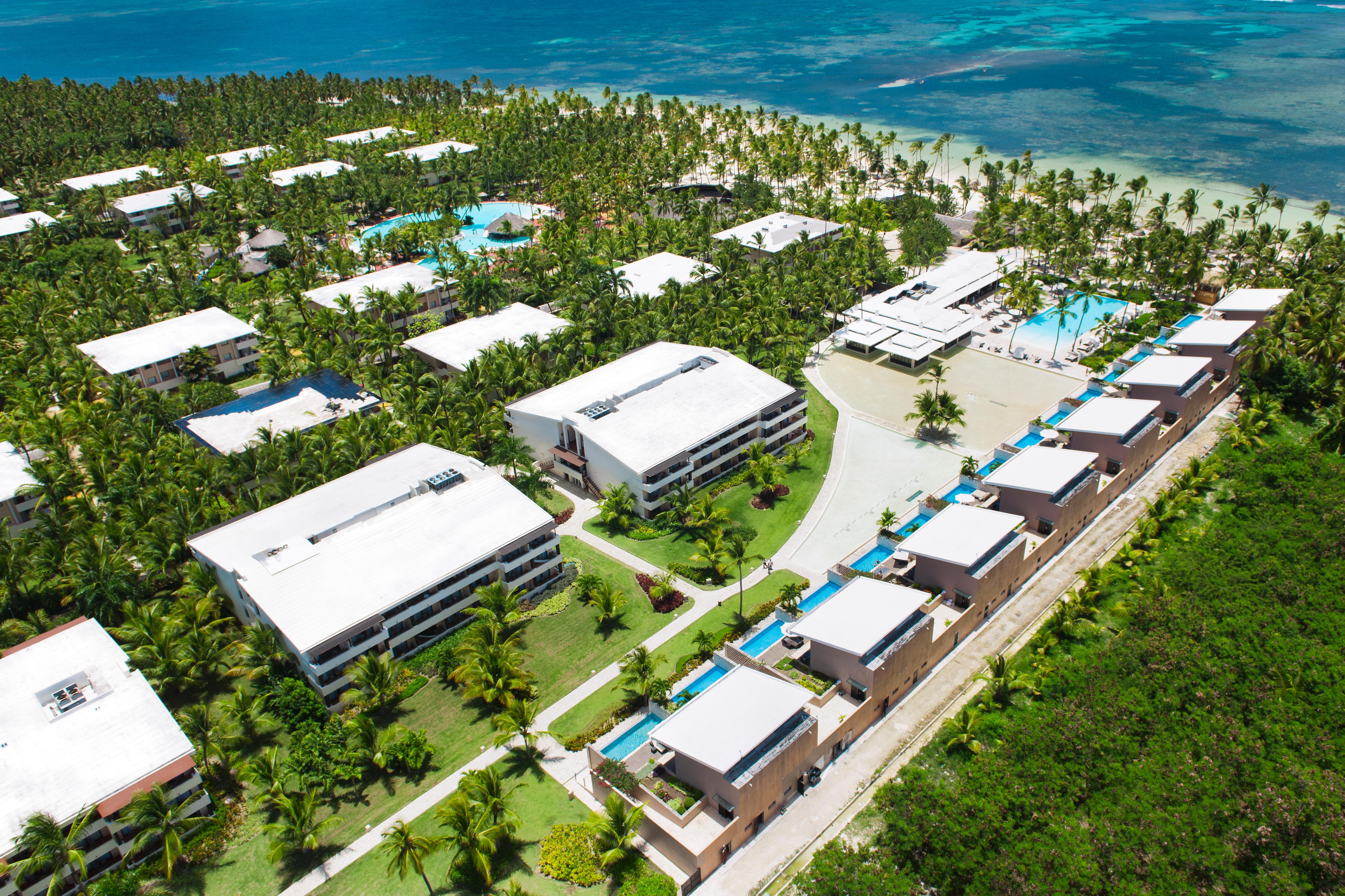 Catalonia Royal Bavaro (Adults Only) Пунта-Кана Екстер'єр фото Aerial view of the resort